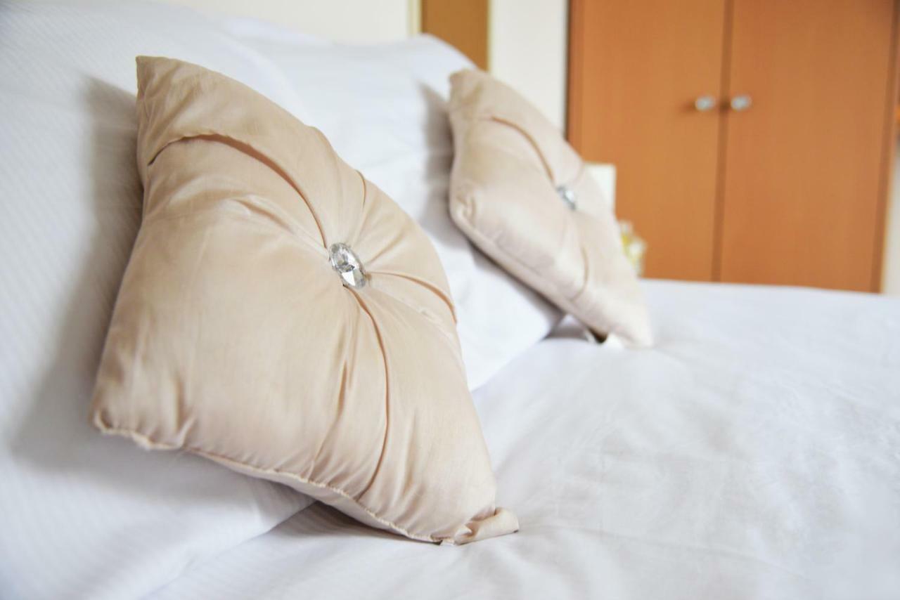 Karmary Guest House 세인트오스틀 외부 사진